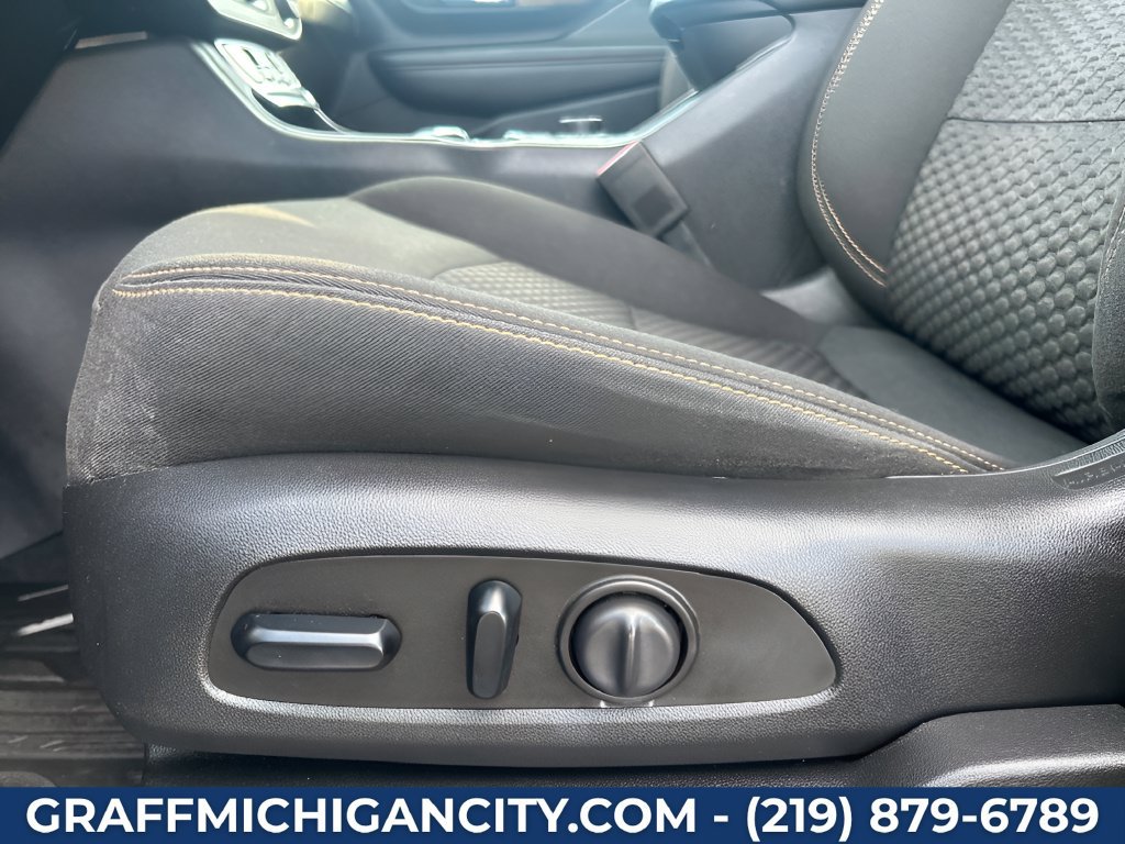 Used 2020 GMC Terrain SLE w/ Driver Convenience Package AWD/4WD image 14