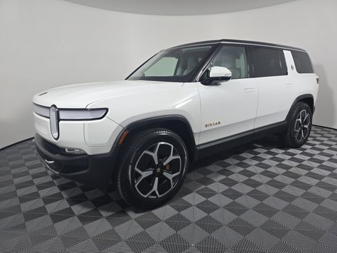 Used 2024 Rivian R1S Adventure AWD/4WD image 1