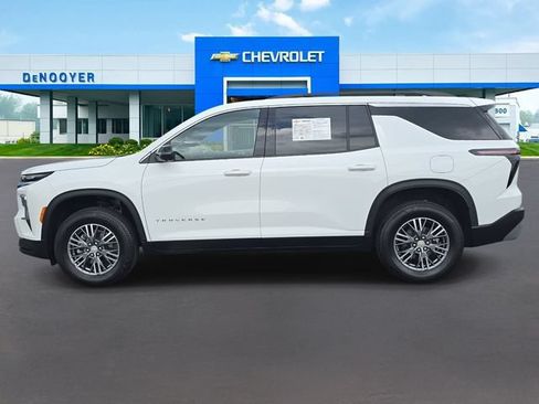 Used 2024 Chevrolet Traverse LT w/ LPO, Floor Liner Package FWD image 11