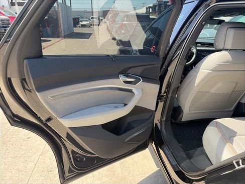 Used 2023 Audi e-tron Chronos w/ Chronos Package AWD/4WD image 5