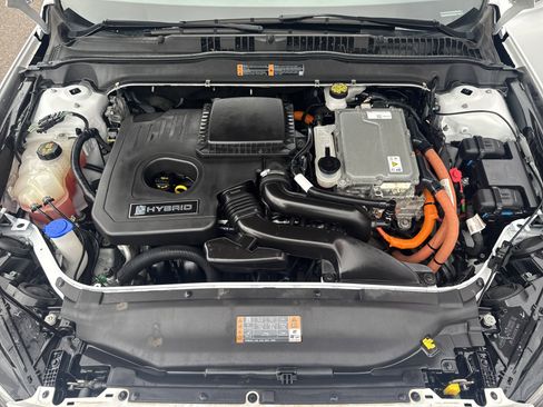 Used 2018 Ford Fusion SE image 11