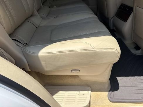 Used 2021 Lexus LX 570 4WD w/ Luxury Package image 21