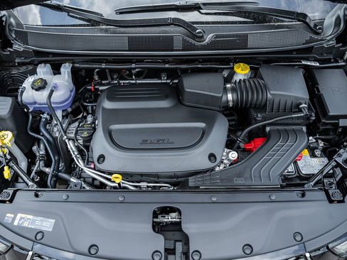 New 2025 Chrysler Pacifica Select image 16