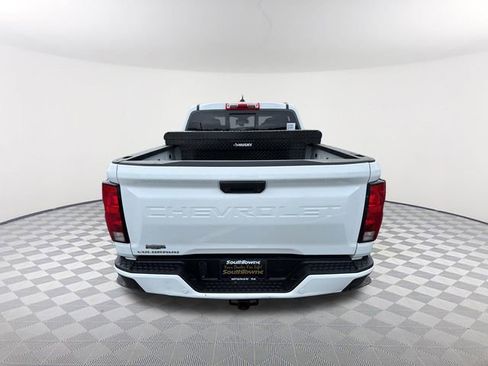 Used 2025 Chevrolet Colorado LT RWD image 6