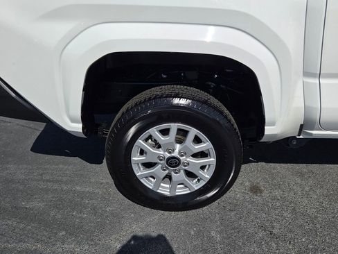 Used 2025 Toyota Tacoma SR image 12