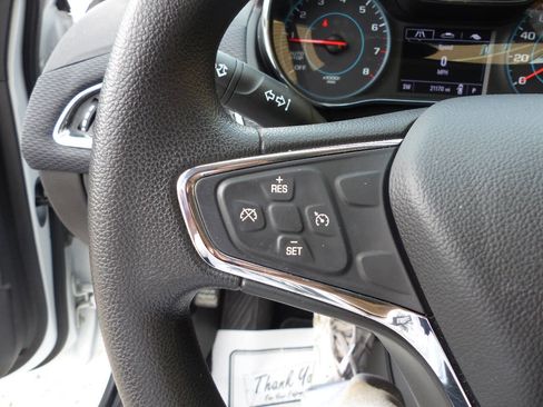Used 2018 Chevrolet Cruze LT w/ Convenience Package FWD image 24