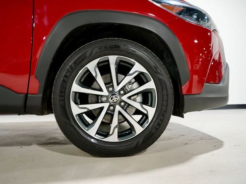 Used 2022 Toyota Corolla Cross XLE image 33