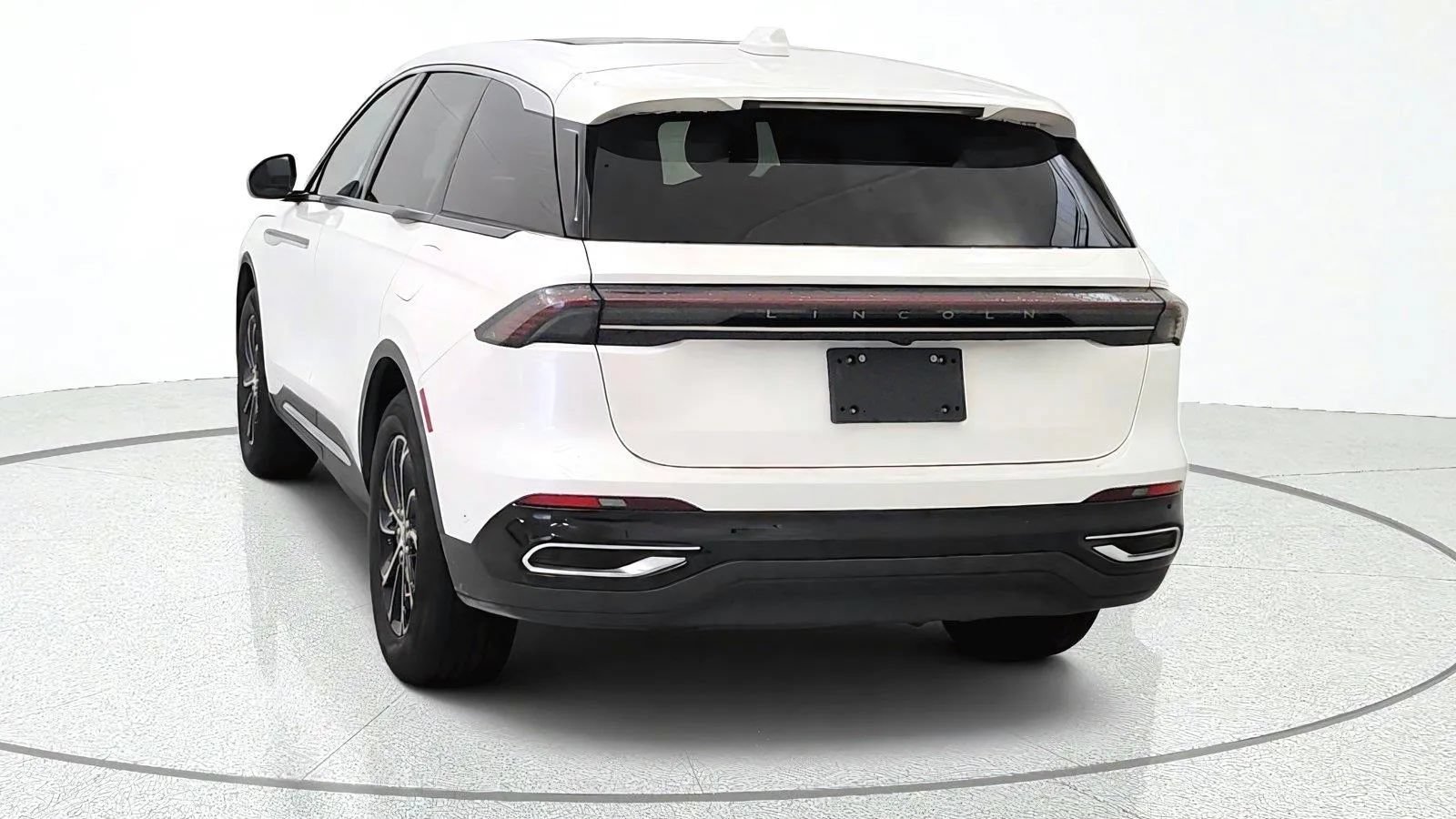Used 2024 Lincoln Nautilus Premier w/ Equipment Group 102A AWD/4WD image 7