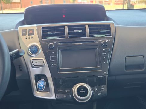 Used 2014 Toyota Prius V Two FWD image 16