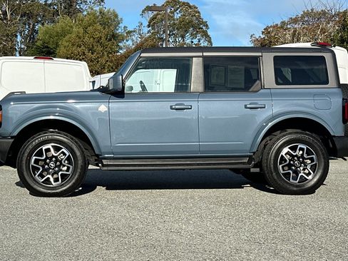 Used 2025 Ford Bronco Outer Banks image 2