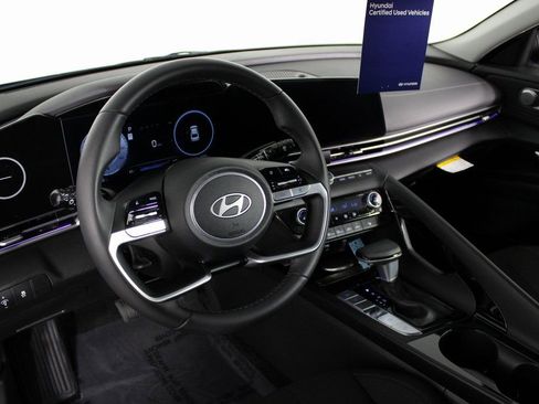 Certified 2025 Hyundai Elantra SEL image 14