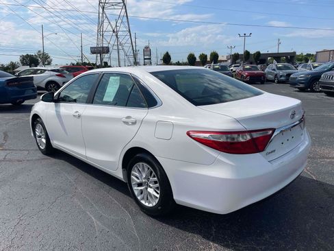 Used 2017 Toyota Camry LE FWD image 5