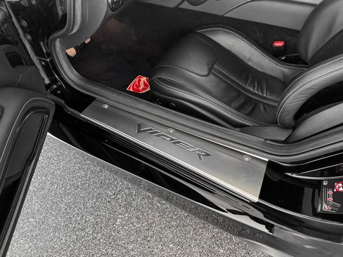 Used 2016 Dodge Viper GTS image 15