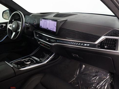 Used 2023 BMW X7 xDrive40i w/ Executive Package image 9