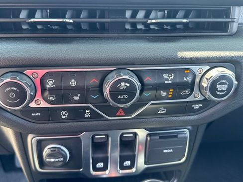 Used 2024 Jeep Wrangler Sport AWD/4WD image 15