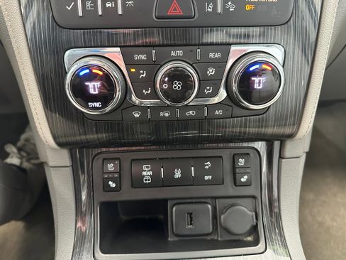 Used 2017 Chevrolet Traverse Premier image 20