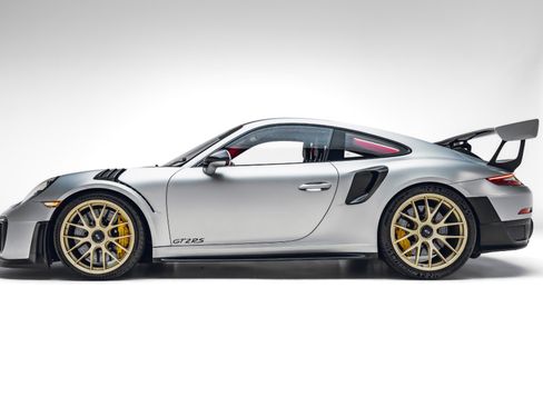 Used 2018 Porsche 911 GT2 RS RWD image 4