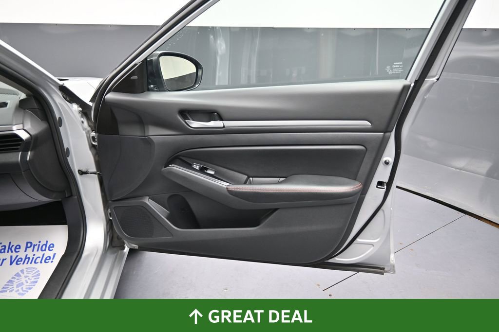 Used 2024 Nissan Altima 2.5 SR FWD image 20