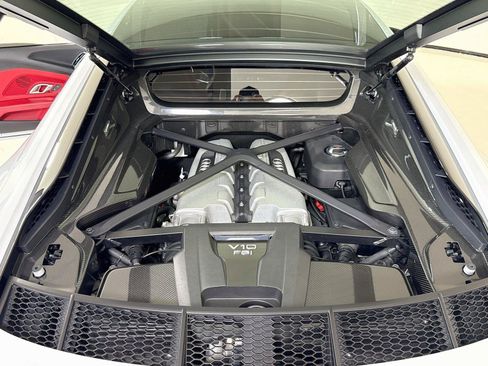 Used 2021 Audi R8 V10 w/ Premium Package RWD image 23