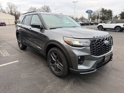 New 2026 Ford Explorer ST-Line w/ ST-Line Street Pack AWD/4WD image 7