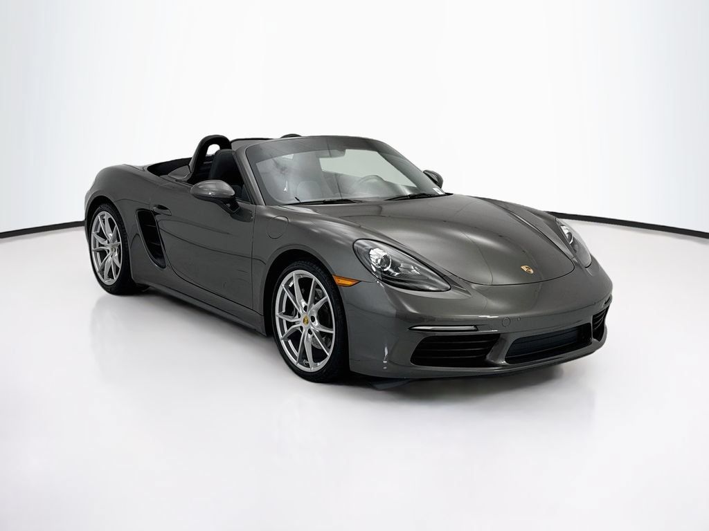 Used 2018 Porsche 718 Boxster RWD image 3