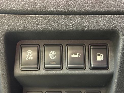 Used 2020 Nissan Rogue SV AWD/4WD image 33