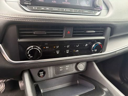 Used 2024 Nissan Rogue S FWD image 27
