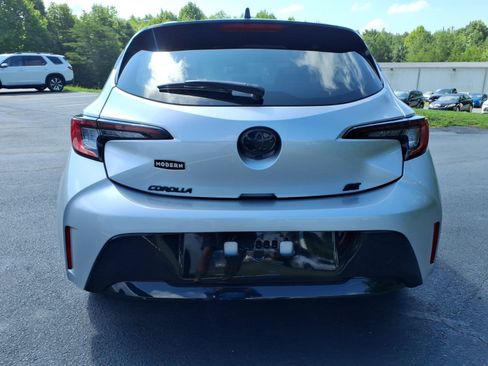 Used 2025 Toyota Corolla Hatchback w/ SE Package FWD image 4
