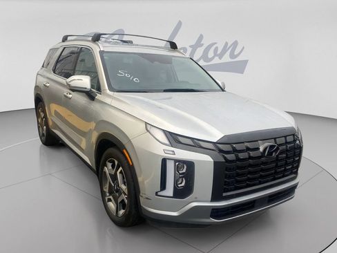 Used 2023 Hyundai Palisade SEL AWD/4WD image 2