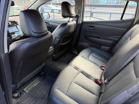 Used 2015 Nissan Leaf SL image 17