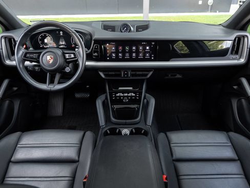 Certified 2024 Porsche Cayenne Coupe AWD/4WD image 12