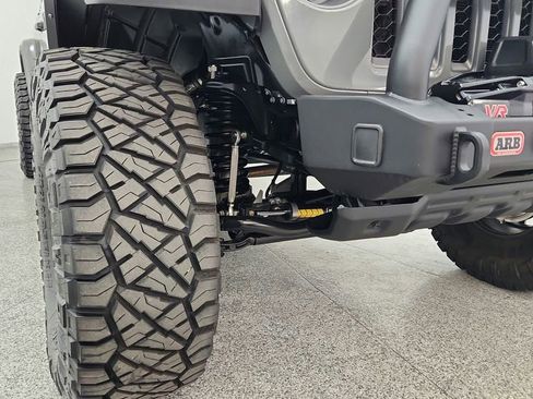 Used 2022 Jeep Gladiator Rubicon w/ LED Lighting Group image 12