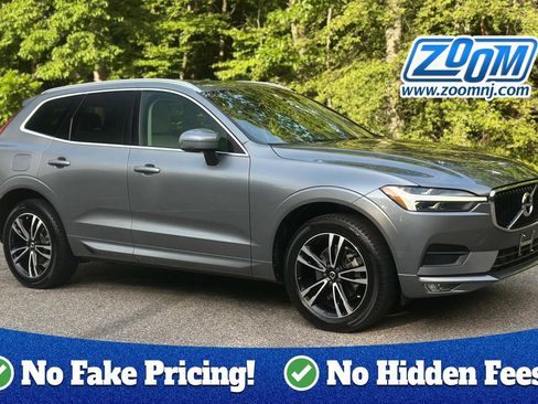 Used 2021 Volvo XC60 T5 Momentum w/ Premium Package AWD/4WD image 1
