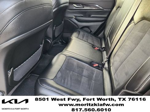 Used 2023 Jeep Grand Cherokee Altitude AWD/4WD image 29