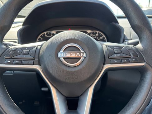 Used 2025 Nissan Altima 2.5 SV FWD image 28