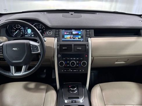 Used 2019 Land Rover Discovery Sport HSE AWD/4WD image 2