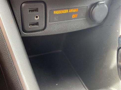 Used 2021 Chevrolet Trax LT w/ LT Convenience Package image 20