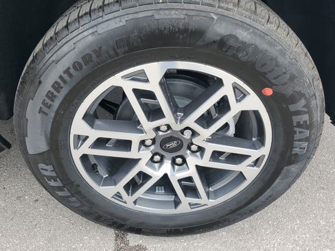 New 2026 Ford Expedition Max Active RWD image 7