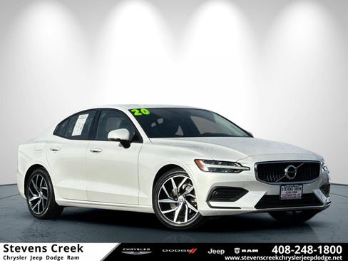 Used 2020 Volvo S60 T5 Momentum w/ Premium Package image 1