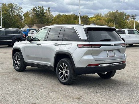 New 2025 Jeep Grand Cherokee Limited image 4