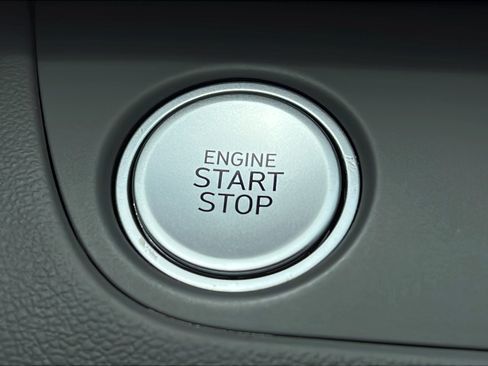 Certified 2025 Hyundai Elantra SEL FWD image 23