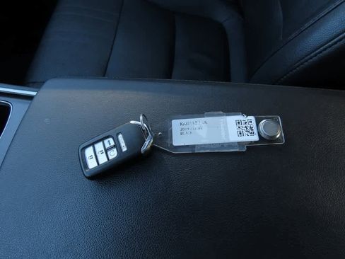 Certified 2019 Honda Accord Touring image 30