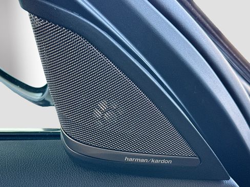 Used 2023 BMW 530i w/ Premium Package image 19