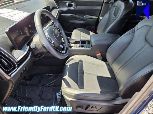 Used 2024 Kia Sorento EX w/ Panoramic Sunroof Package FWD image 9