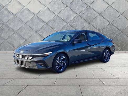 Certified 2025 Hyundai Elantra Sport image 3