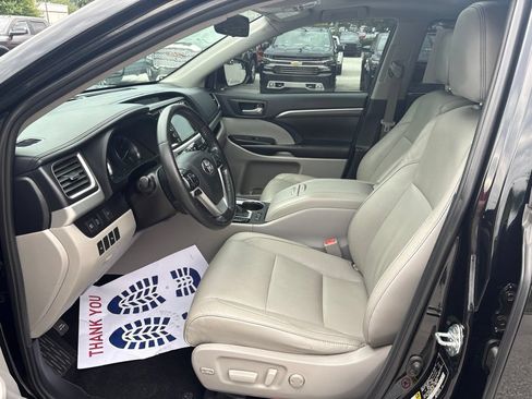 Used 2019 Toyota Highlander Limited AWD/4WD image 13