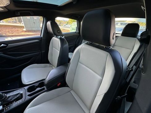 Used 2019 Volkswagen Jetta R-Line image 12