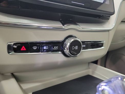 New 2026 Volvo XC60 B5 Ultra w/ Protection Package Premier AWD/4WD image 29