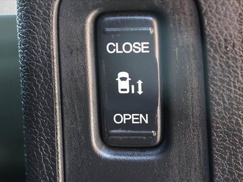 Used 2025 Honda Odyssey Touring image 29