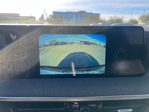 Used 2025 Nissan Kicks SV image 17